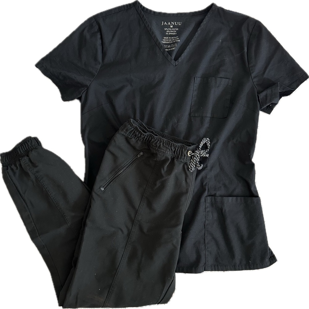 JAANUU scrubs